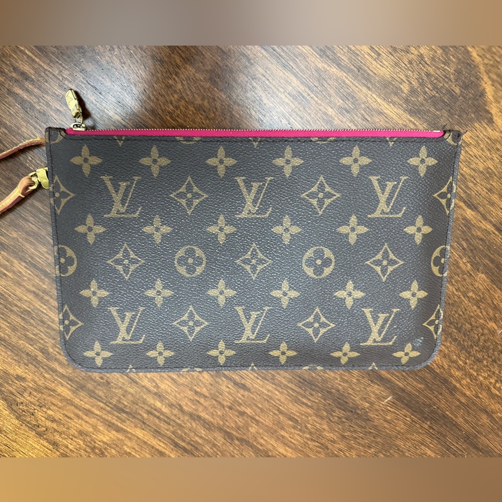 LV Neverfull Pochette
